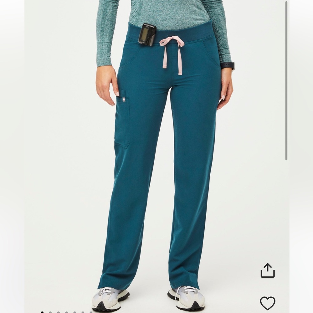 FIGS | Caribbean Blue Kade Cargo Petite Scrub Pants SP